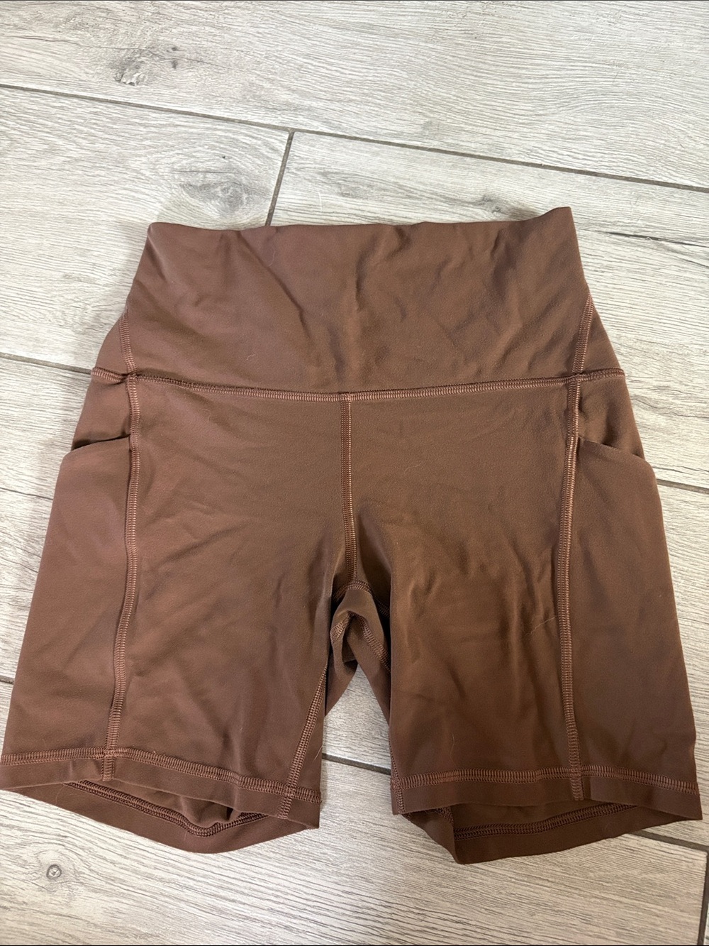 Lululemon Align 6 in shorts with pockets